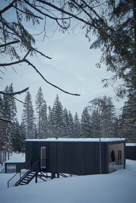 Модульное здание в снегу